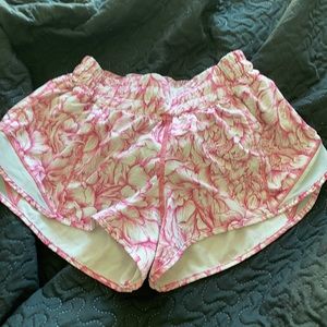 SOLD lululemon hotty hot shorts LIMITED EDITION💖